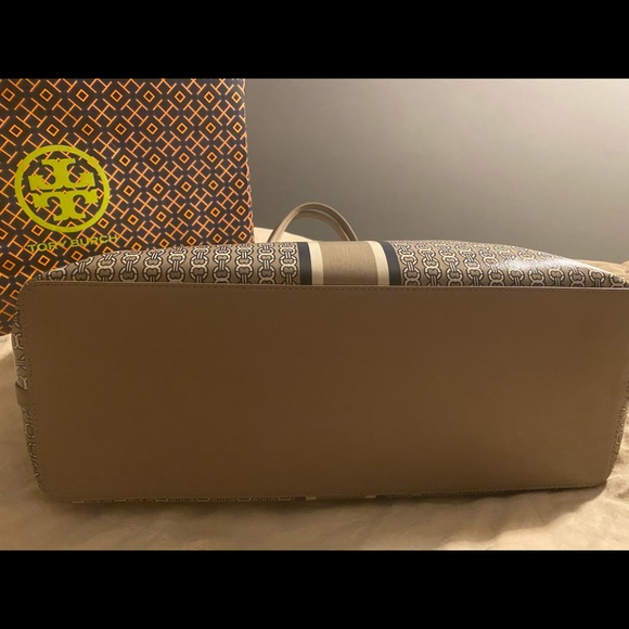 NFS Tory Burch Gemini Link tote - Picture 2 of 8